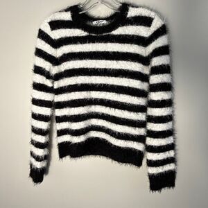 DKNY Fuzzy Eyelash Knit Sweater Size L – Black White Striped Cozy Soft Pullover